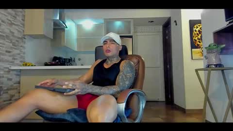 Snapshot of dominiofit chatting on 11-15-25, 03:04 Only fans Ronnie col---InstaRonniecolleman online show from 11-15-25, 03:04