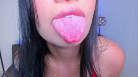 Snapshot of dominique_21x chatting on 01-07-25, 05:22 DOMINIC online show from 01-07-25, 05:22