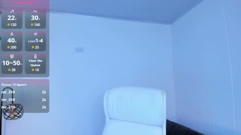 Snapshot of dominique_21x chatting on 02-17-25, 06:20 DOMINIC online show from 02-17-25, 06:20