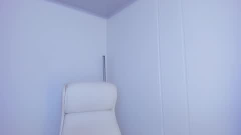 Snapshot of dominique_21x chatting on 11-22-25, 05:28 DOMINIC online show from 11-22-25, 05:28