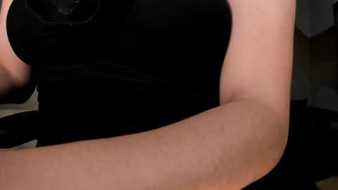 Dominique online show from 12-19-24, 03:51