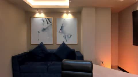 Dominique online show from 03-08-25, 04:01