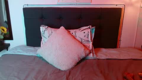  D O M I N K  online show from 06-01-26, 07:32