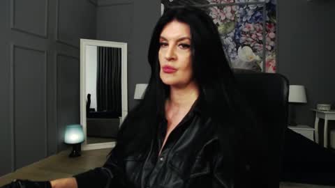 Snapshot of dommelisa chatting on 12-15-24, 01:46 Dom Melisa online show from 12-15-24, 01:46