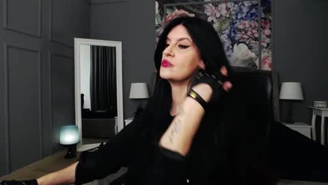 Snapshot of dommelisa chatting on 12-21-24, 12:09 Dom Melisa online show from 12-21-24, 12:09