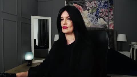 Snapshot of dommelisa chatting on 12-21-24, 03:14 Dom Melisa online show from 12-21-24, 03:14