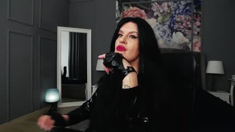 Snapshot of dommelisa chatting on 01-13-25, 11:38 Dom Melisa online show from 01-13-25, 11:38