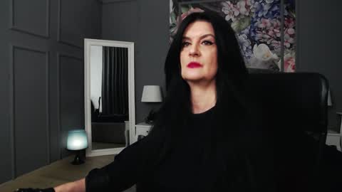 Snapshot of dommelisa chatting on 02-08-25, 12:28 Dom Melisa online show from 02-08-25, 12:28