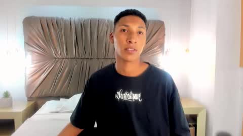 Domminick18 online show from 10-17-25, 07:38