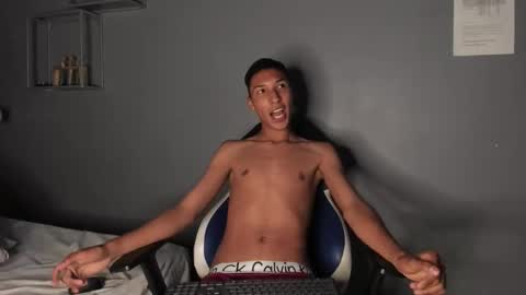 Domminick18 online show from 10-24-25, 11:01