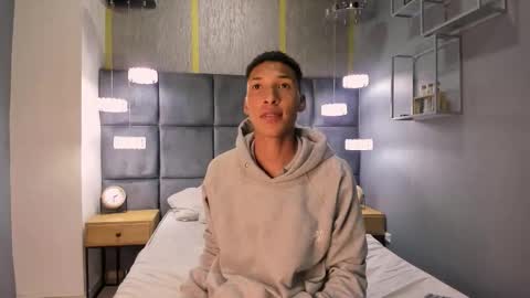 Domminick18 online show from 10-25-25, 12:02