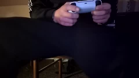 Snapshot of domse999 chatting on 11-19-25, 01:27 domse999 online show from 11-19-25, 01:27