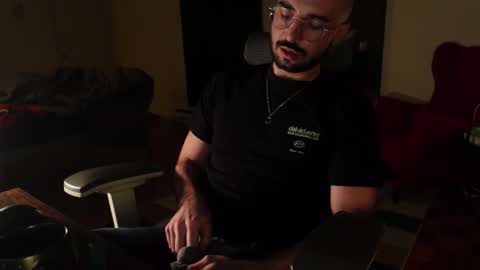 Snapshot of domtop_eric chatting on 02-04-26, 10:36 domtop_eric online show from 02-04-26, 10:36