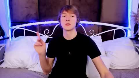 Snapshot of donald_brooks chatting on 12-05-25, 11:30 Donald online show from 12-05-25, 11:30