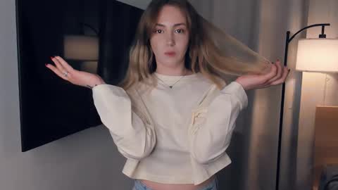 Emily online show from 03-10-26, 08:41