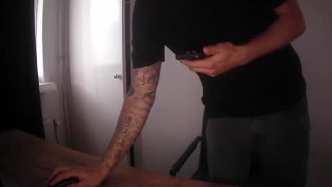 Snapshot of donn053 chatting on 09-10-25, 05:35 Papi online show from 09-10-25, 05:35