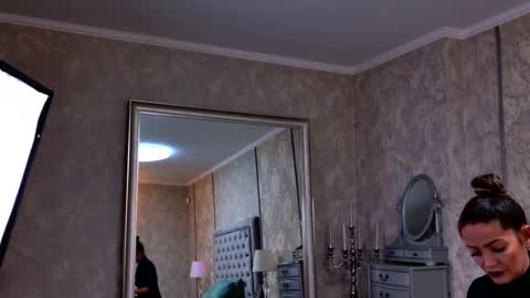 Snapshot of donna_klein chatting on 11-30-25, 07:07 Donna online show from 11-30-25, 07:07