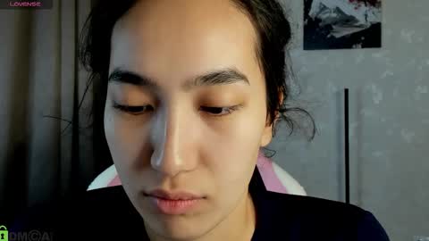 Aura online show from 12-04-25, 01:59