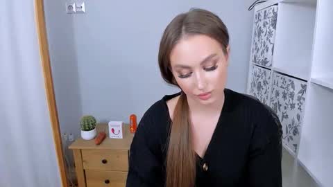 DonnaSensual online show from 12-19-25, 05:42