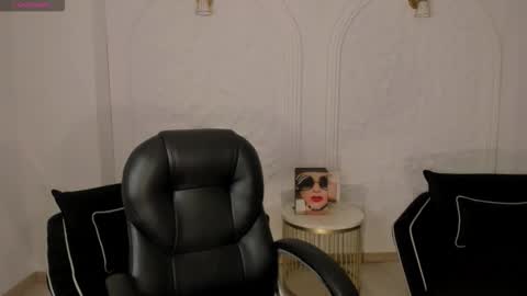  Donna Stonne  online show from 09-21-25, 10:22