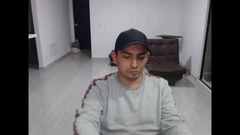 Snapshot of donovandirty chatting on 10-28-25, 06:39 donovandirty online show from 10-28-25, 06:39