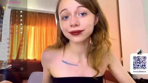 Snapshot of dontoke_ chatting on 05-12-26, 12:35 Nicole online show from 05-12-26, 12:35