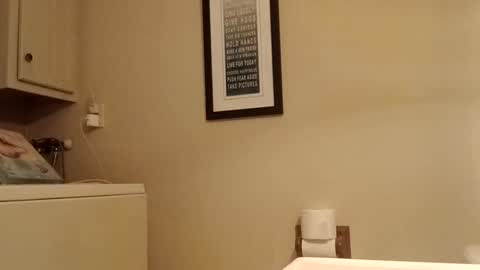 Snapshot of donwyan4 chatting on 09-10-25, 07:52 donwyan4 online show from 09-10-25, 07:52