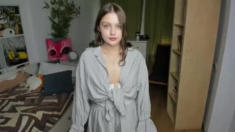 Snapshot of doramoonlurk chatting on 11-20-25, 10:04 Joey online show from 11-20-25, 10:04