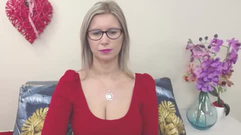 Snapshot of doreenkiss chatting on 12-17-24, 07:29 DoreenSexy online show from 12-17-24, 07:29