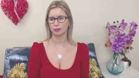 Snapshot of doreenkiss chatting on 12-18-24, 12:18 DoreenSexy online show from 12-18-24, 12:18