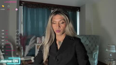 Snapshot of dorian_lev chatting on 03-06-25, 01:46 Nicolle online show from 03-06-25, 01:46