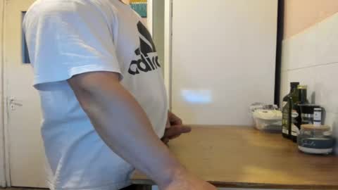 Snapshot of doriancretu95 chatting on 05-26-26, 04:25 menu below online show from 05-26-26, 04:25