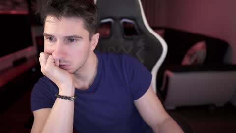 Dorian Reyes online show from 01-23-25, 04:41