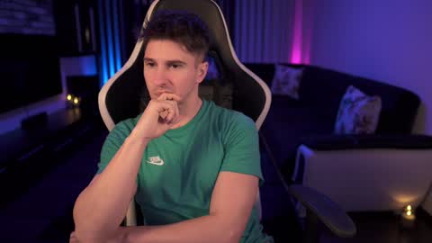 Dorian Reyes online show from 01-30-25, 01:22