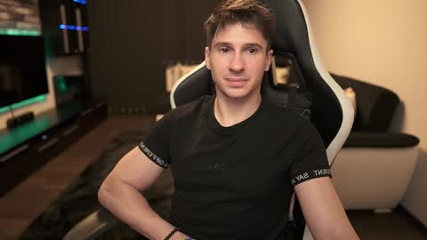 Dorian Reyes online show from 02-06-25, 03:48