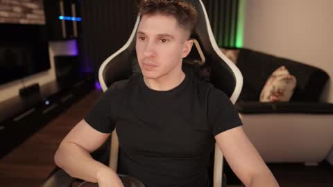 Dorian Reyes online show from 02-17-25, 12:21