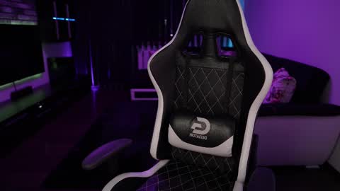 Dorian Reyes online show from 02-25-25, 10:18