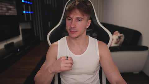 Dorian Reyes online show from 10-26-25, 02:06