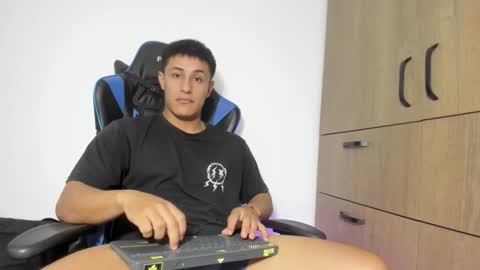 dorman_boy online show from 01-08-26, 03:53