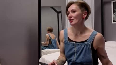 Snapshot of dorothy_meyer chatting on 11-29-25, 09:07 Dorothy Next stream on Monday at 3am-9am online show from 11-29-25, 09:07