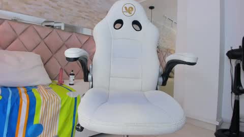  DOROTHY online show from 01-11-25, 08:43