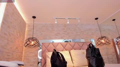  DOROTHY online show from 02-25-25, 02:58