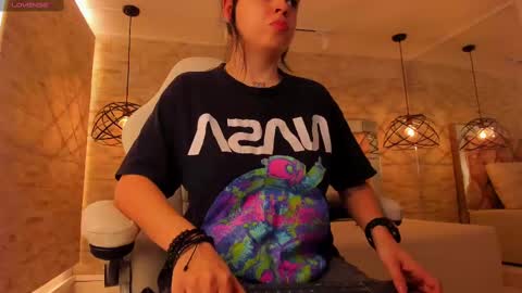  DOROTHY online show from 02-25-25, 06:03