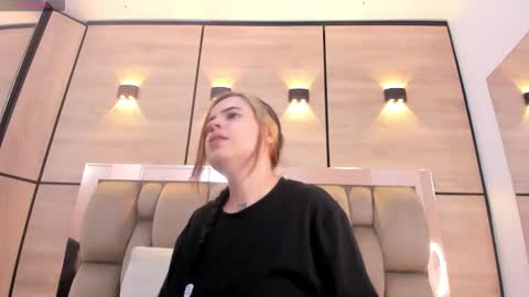  DOROTHY online show from 11-19-25, 02:22