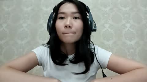 Snapshot of dorothygreene chatting on 10-06-25, 10:45 YuKi online show from 10-06-25, 10:45