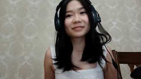 Snapshot of dorothygreene chatting on 10-14-25, 10:05 YuKi online show from 10-14-25, 10:05
