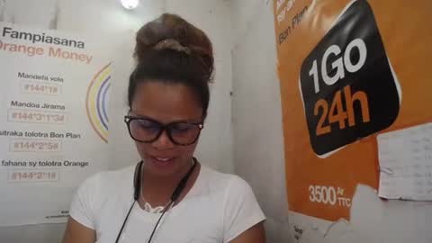 Snapshot of dorothyinsky chatting on 02-24-25, 10:15 DorothyInsky online show from 02-24-25, 10:15