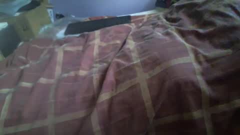 Hello  welcome to Slutsville  I am the Naked Chef  really  but you may call me Peter online show from 05-03-26, 06:25