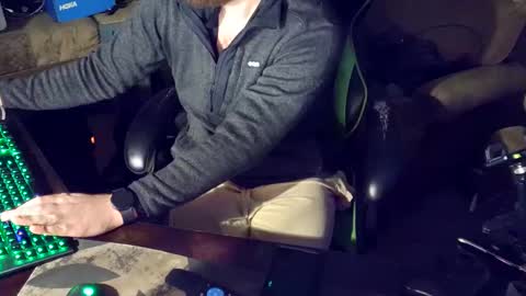 Snapshot of dotyoureyezez chatting on 01-08-25, 11:32 DotYourEyezez online show from 01-08-25, 11:32