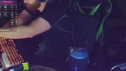 Snapshot of dotyoureyezez chatting on 02-14-25, 08:10 DotYourEyezez online show from 02-14-25, 08:10